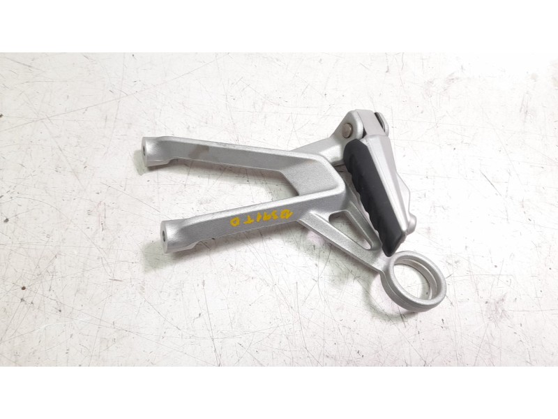 Recambio de estribo lateral para bmw r 1250 r 1250 rs (1r13) referencia OEM IAM 46718540799  