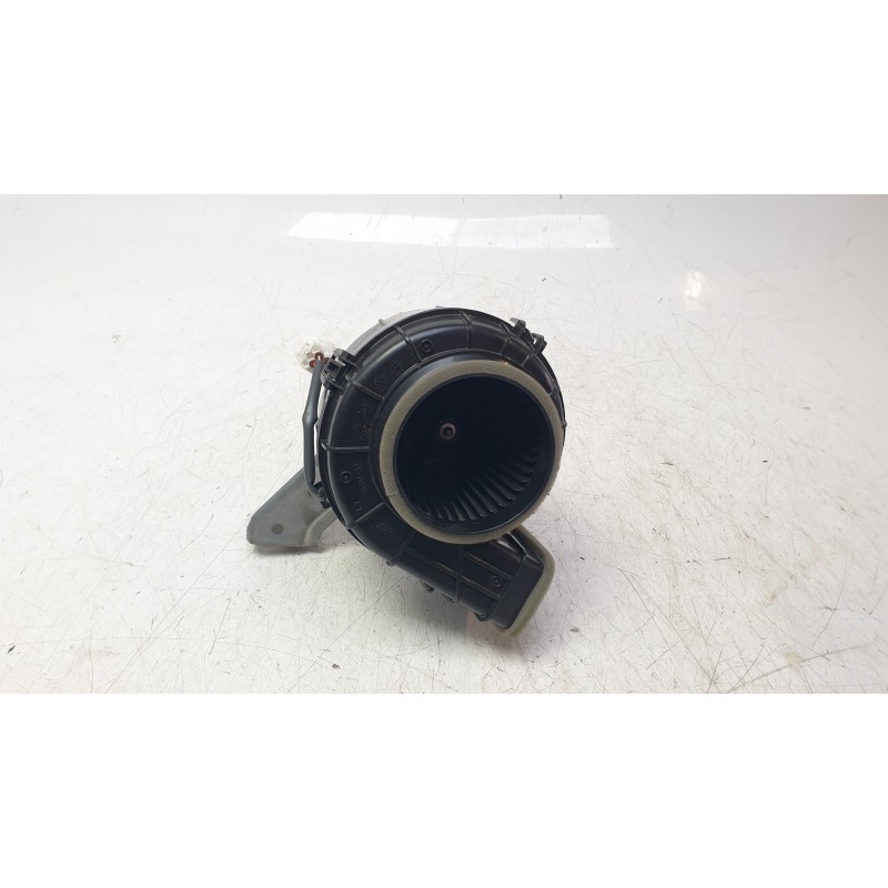Recambio de ventilador calefaccion para toyota rav 4 v (_a5_, _h5_) 2.5 hybrid (axah52) referencia OEM IAM G923033050  