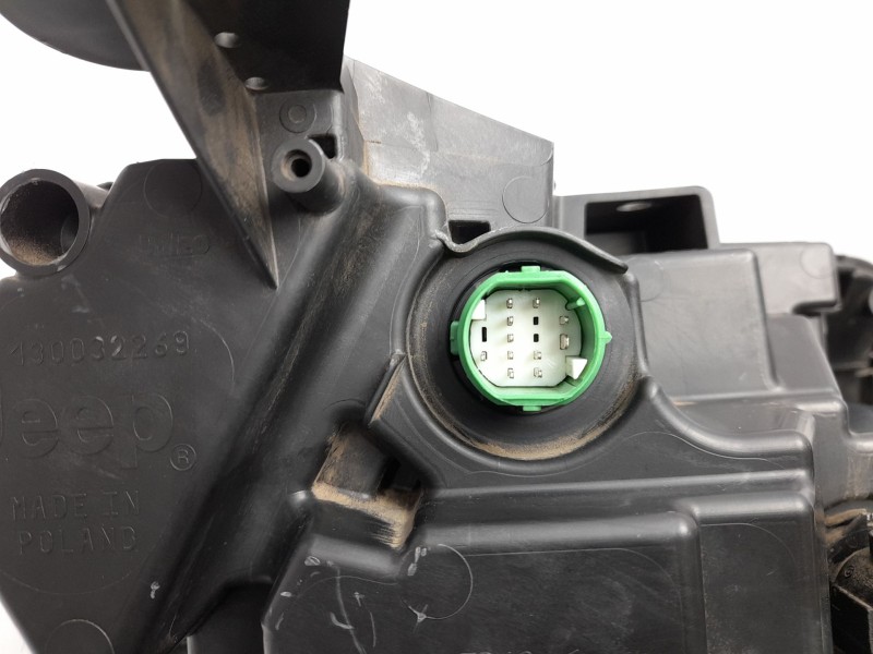 Recambio de faro izquierdo para jeep avenger referencia OEM IAM   