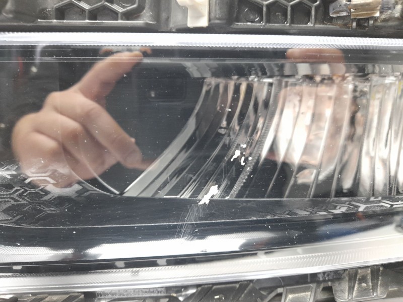 Recambio de faro izquierdo para jeep avenger referencia OEM IAM   