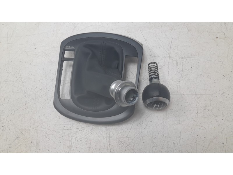 Recambio de pomo palanca cambio para hyundai kona 1.0 t-gdi referencia OEM IAM 84653BE100  