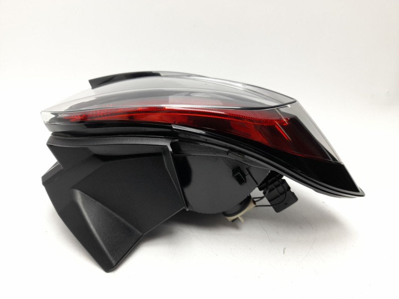 Recambio de piloto trasero izquierdo para jeep avenger referencia OEM IAM 52170737  