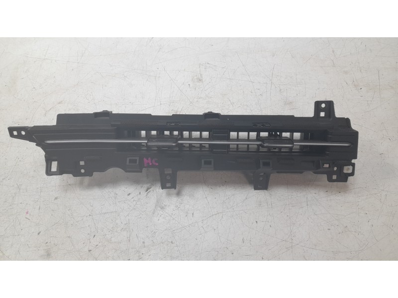 Recambio de aireador central para hyundai kona 1.0 t-gdi referencia OEM IAM 84794BE000  