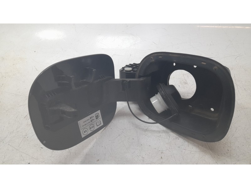 Recambio de tapa exterior combustible para hyundai kona 1.0 t-gdi referencia OEM IAM 81595BE000  