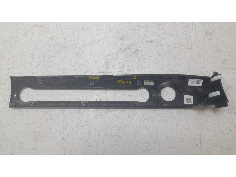 Recambio de moldura para hyundai kona 1.0 t-gdi referencia OEM IAM 84704BE010NH6  