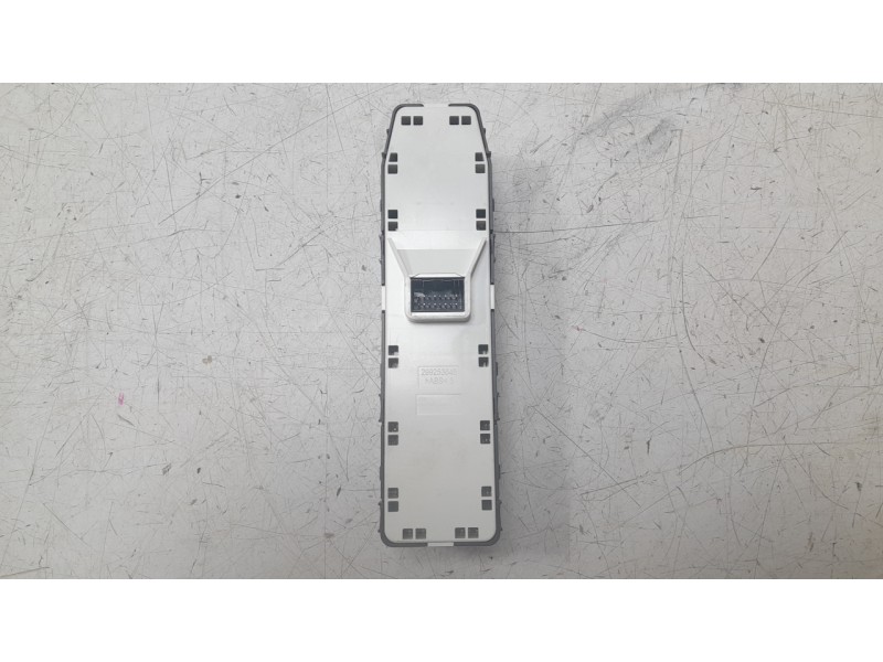 Recambio de mando elevalunas delantero izquierdo para hyundai kona 1.0 t-gdi referencia OEM IAM 93571BE670NNB  