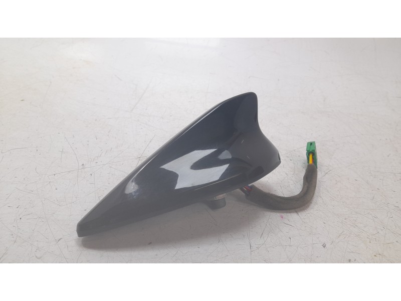 Recambio de antena para hyundai kona 1.0 t-gdi referencia OEM IAM 96210BE400  