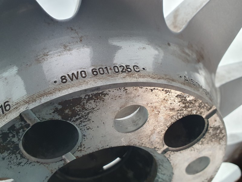 Recambio de llanta para audi a4 b9 avant (8w5, 8wd) 2.0 tdi referencia OEM IAM 8W0601025C  