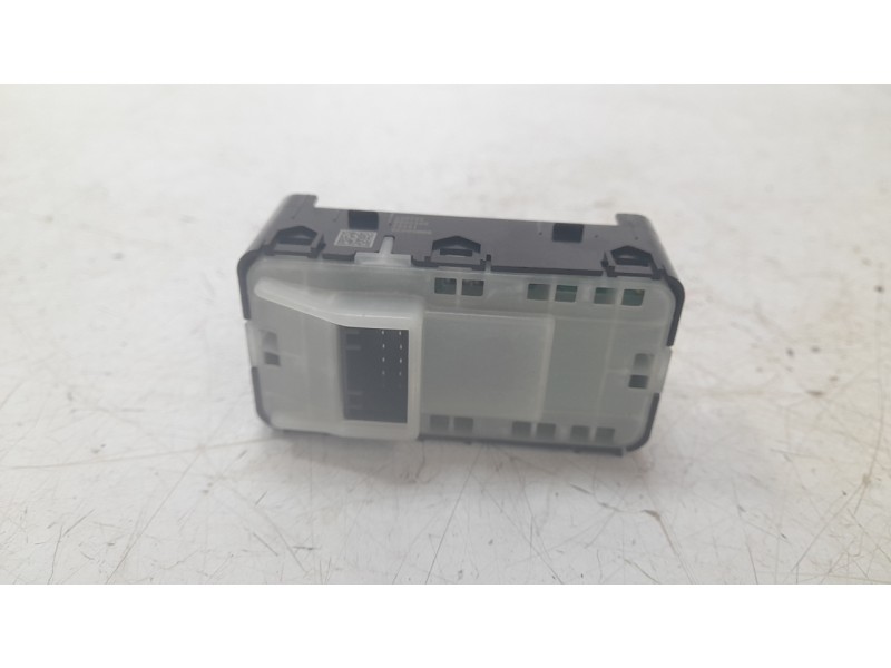 Recambio de mando elevalunas trasero derecho para hyundai kona 1.0 t-gdi referencia OEM IAM 93581BE000NNB  