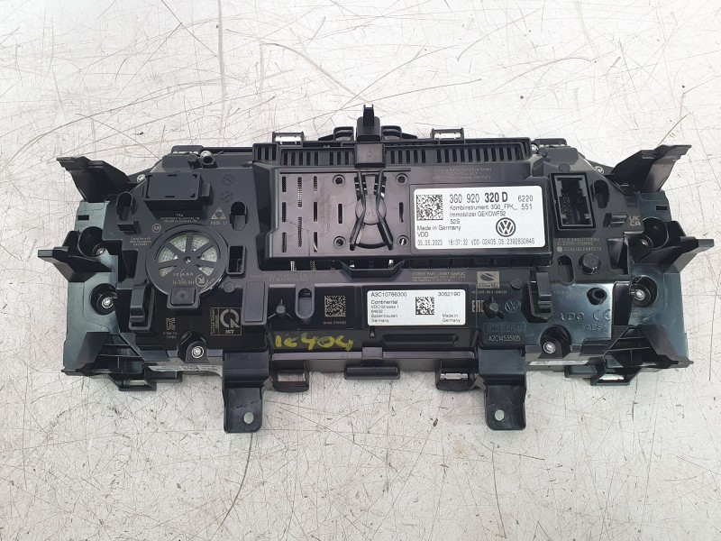 Recambio de cuadro instrumentos para volkswagen touran (5t1) 2.0 tdi referencia OEM IAM 3G0920320D  