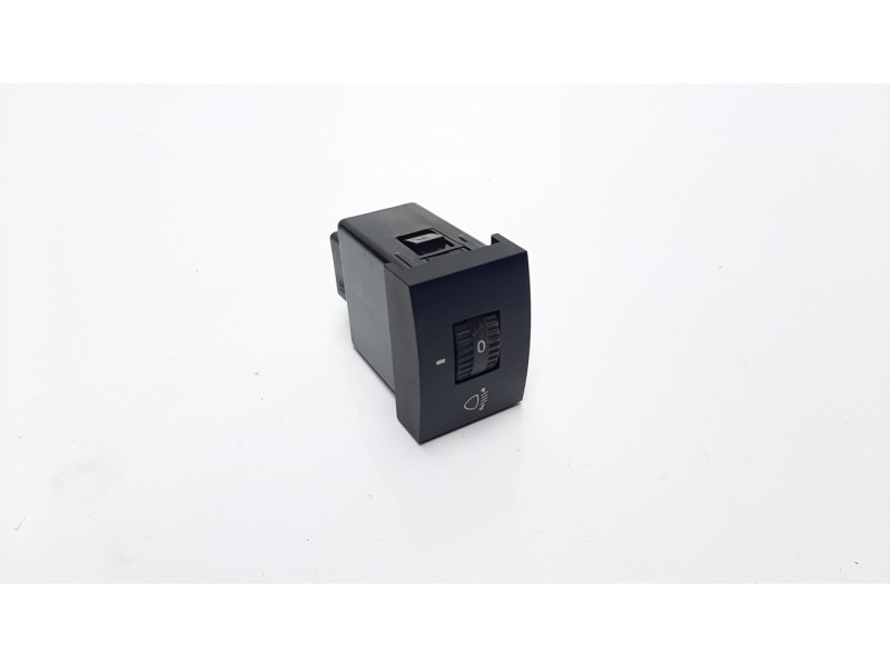 Recambio de interruptor para ssangyong rodius 2.0 td cat referencia OEM IAM 8136021010  