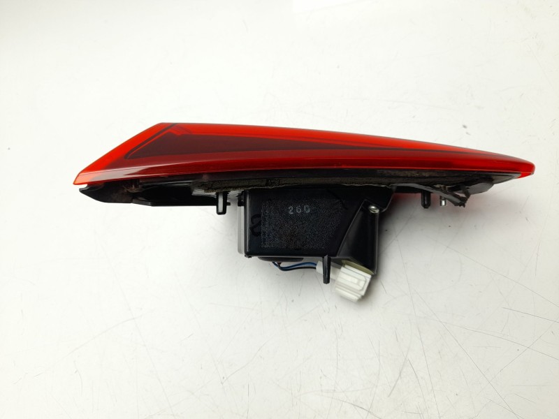 Recambio de piloto trasero derecho interior para mazda 2 hatchback (dl, dj) 1.5 skyactiv-g referencia OEM IAM D43N513F0  