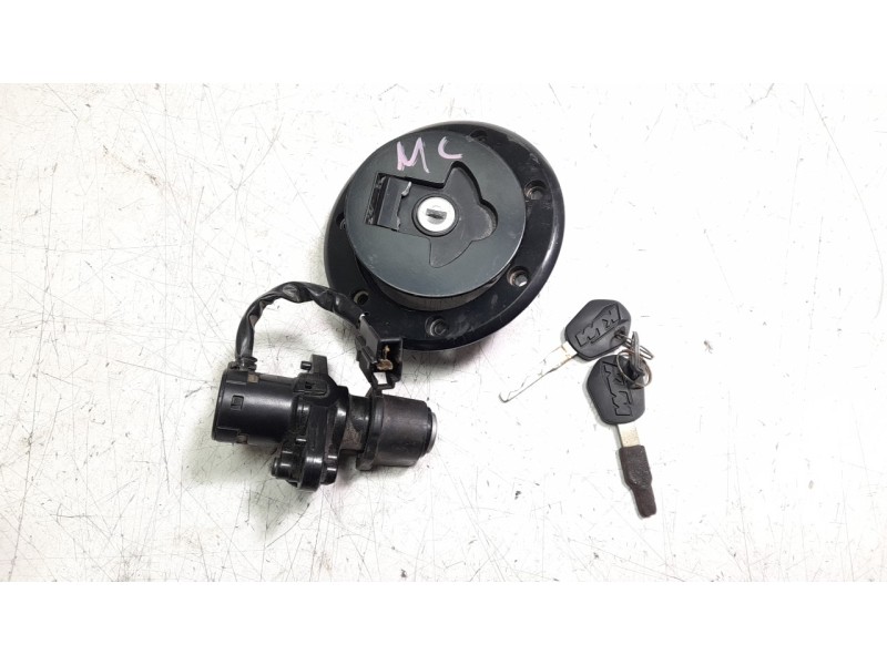 Recambio de conmutador de arranque para ktm 125 duke 125 duke referencia OEM IAM 93011066044  