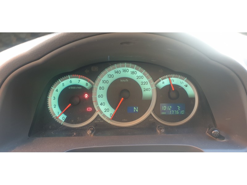 toyota corolla verso (r1) del año 2005