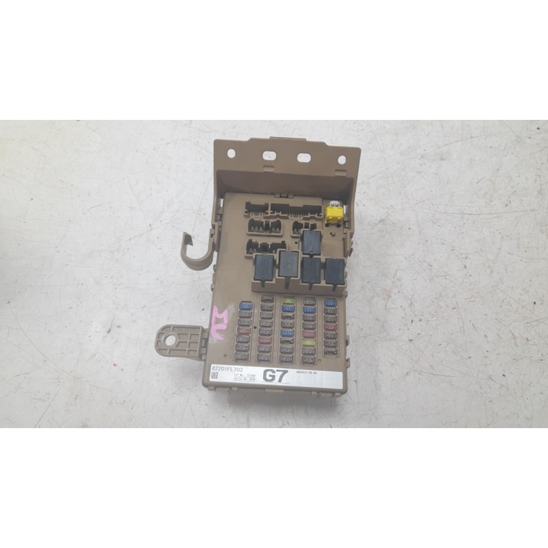 Recambio de caja reles / fusibles para subaru xv (gt, g24) 2.0 i awd (gt7) referencia OEM IAM 82201FL703  
