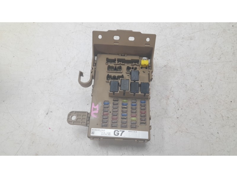 Recambio de caja reles / fusibles para subaru xv (gt, g24) 2.0 i awd (gt7) referencia OEM IAM 82201FL703  