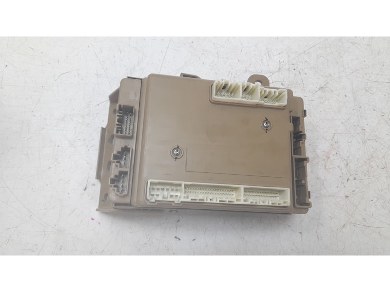 Recambio de caja reles / fusibles para subaru xv (gt, g24) 2.0 i awd (gt7) referencia OEM IAM 82201FL703  