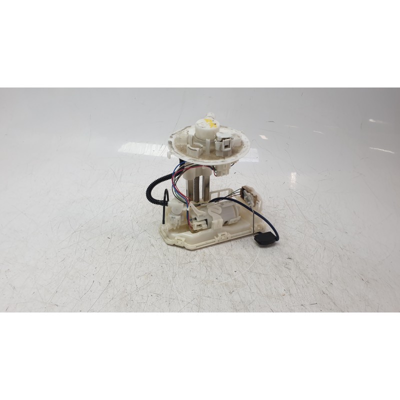 Recambio de bomba combustible para toyota rav 4 v (_a5_, _h5_) 2.5 hybrid (axah52) referencia OEM IAM 7702042260  