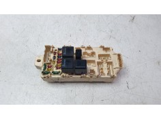 CAJA RELES / FUSIBLES MR445952 