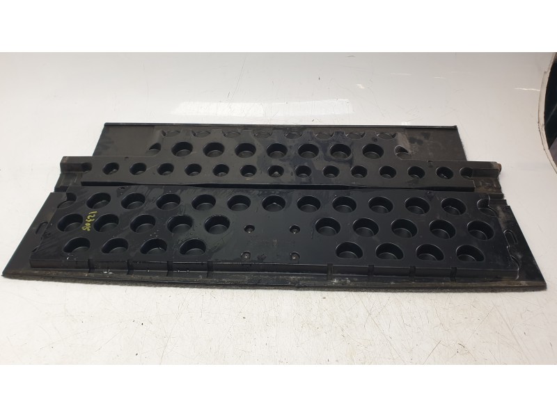 Recambio de bandeja trasera para mitsubishi montero iii (v7_w, v6_w) 3.2 di-d (v68w, v78w) referencia OEM IAM MR402036  