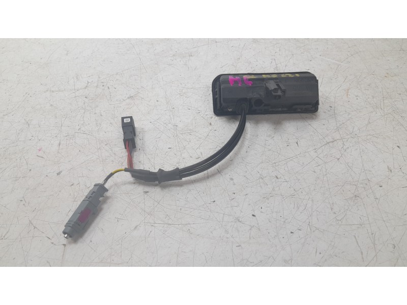 Recambio de maneta exterior porton para audi q3 sportback (f3n) 40 tdi quattro referencia OEM IAM 8W8827566A  