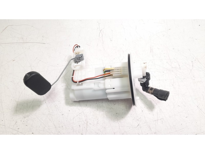 Recambio de bomba combustible para honda x-adv referencia OEM IAM UCT35HU70 16700MKTD01 