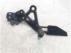 Recambio de estribo lateral para ktm 125 duke referencia OEM IAM 93003038000  