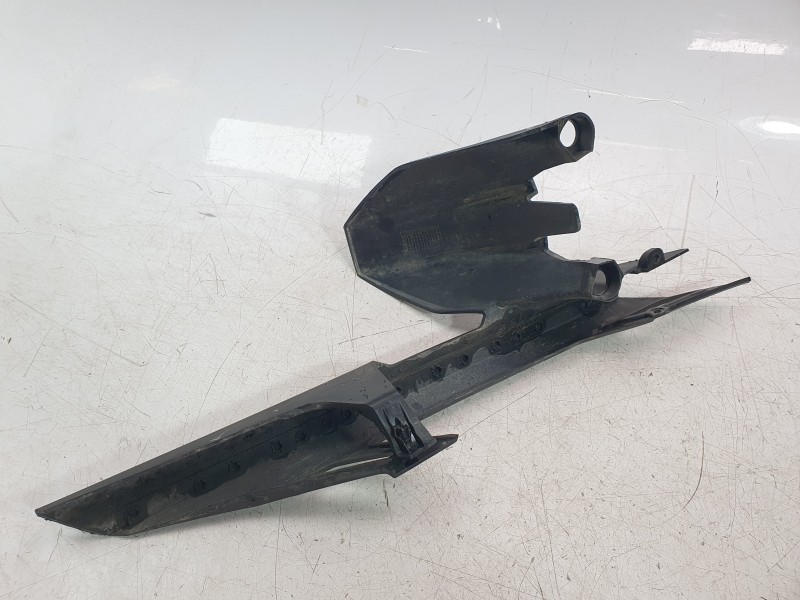 Recambio de guardabarros trasero para ktm 125 duke referencia OEM IAM 93004060100  