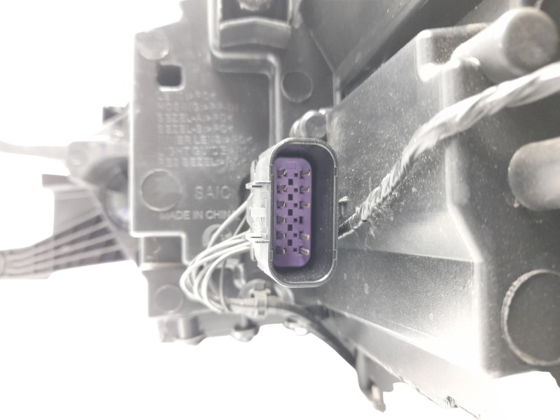 Recambio de faro derecho para mg zs suv (azs1) 1.5 vti referencia OEM IAM 10550754  