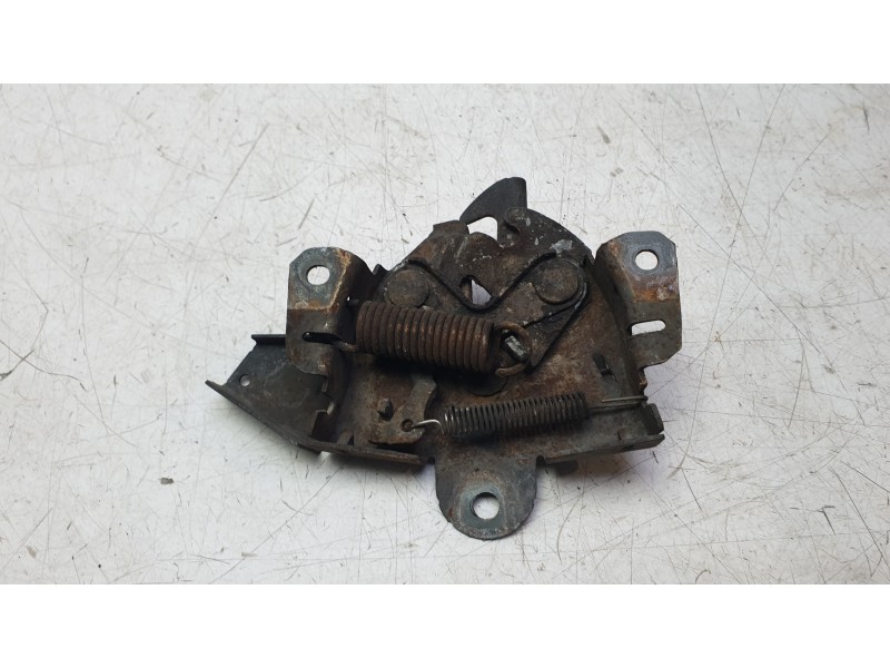 Recambio de cerradura capo para mitsubishi montero iii (v7_w, v6_w) 3.2 di-d (v68w, v78w) referencia OEM IAM MR473788  