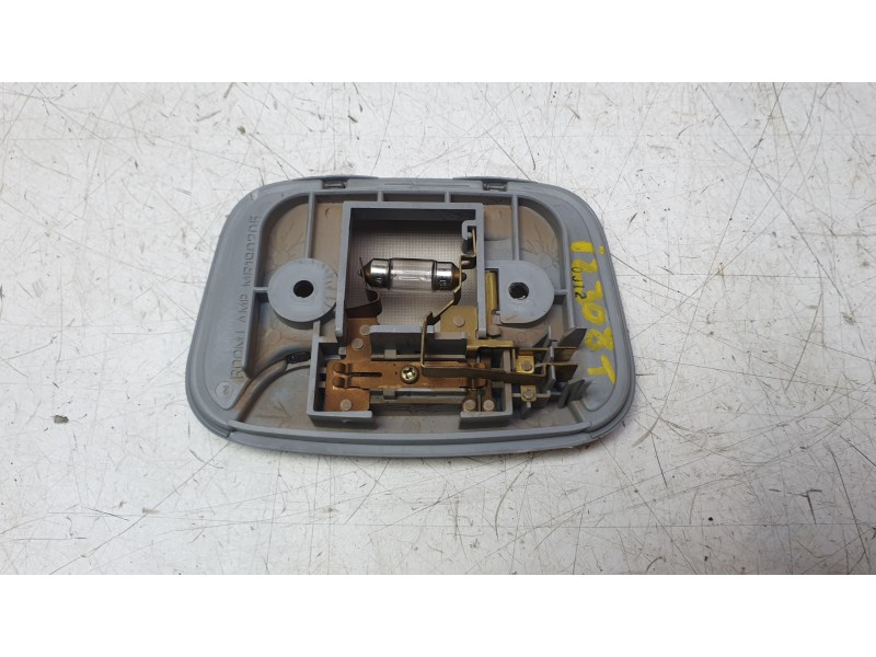 Recambio de luz interior para mitsubishi montero iii (v7_w, v6_w) 3.2 di-d (v68w, v78w) referencia OEM IAM MR190205  