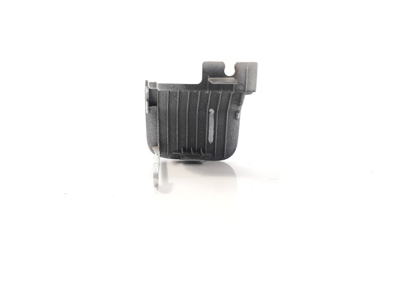 Recambio de molduras delanteras para kia sportage 1.6 cat referencia OEM IAM   