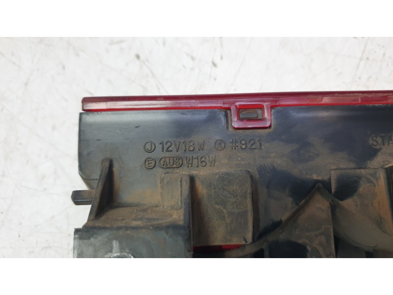 Recambio de piloto trasero central para mitsubishi montero iii (v7_w, v6_w) 3.2 di-d (v68w, v78w) referencia OEM IAM P0223S  