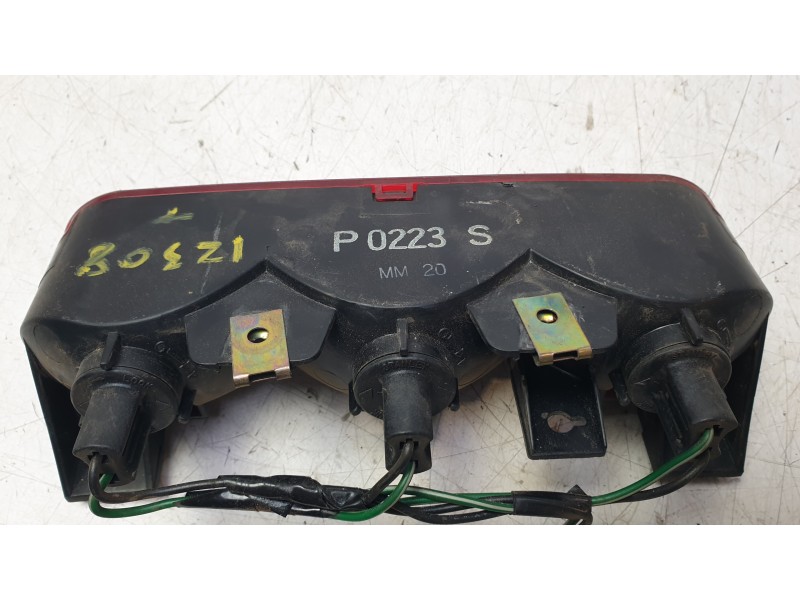 Recambio de piloto trasero central para mitsubishi montero iii (v7_w, v6_w) 3.2 di-d (v68w, v78w) referencia OEM IAM P0223S  