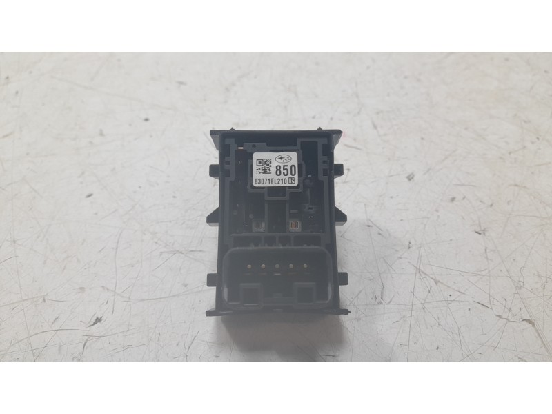 Recambio de mando elevalunas trasero derecho para subaru xv (gt, g24) 2.0 i awd (gt7) referencia OEM IAM 83071FL330  