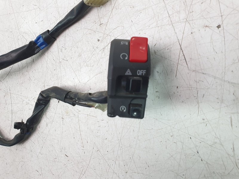 Recambio de piña luces derecha para yamaha yzf-r 7 yzf-r 7 referencia OEM IAM BEB839630000  