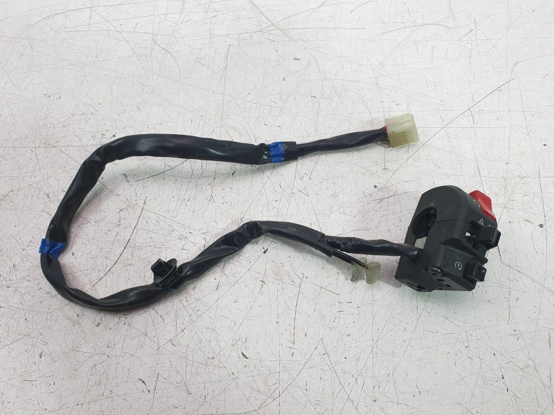 Recambio de piña luces derecha para yamaha yzf-r 7 yzf-r 7 referencia OEM IAM BEB839630000  