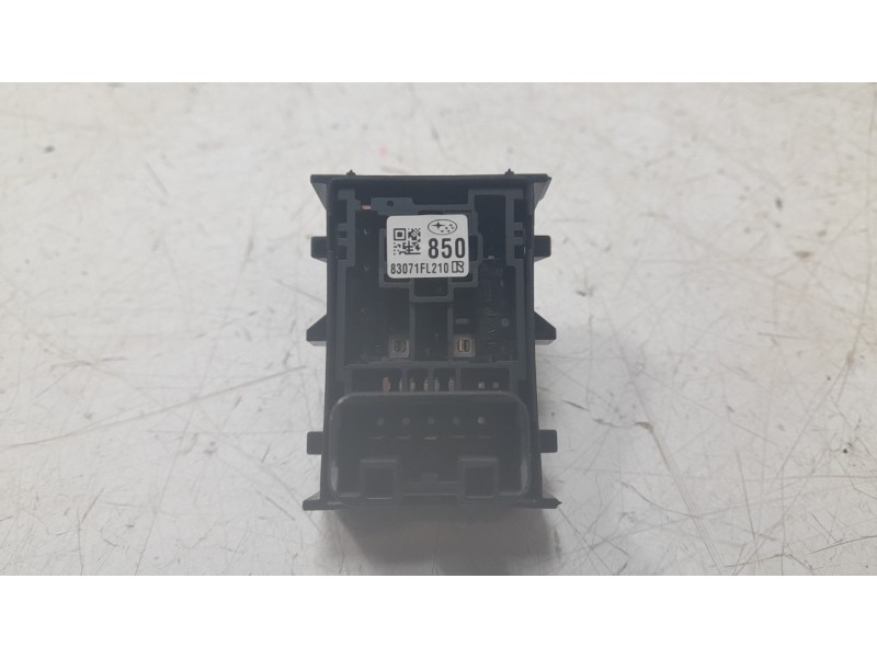 Recambio de mando elevalunas trasero izquierdo para subaru xv (gt, g24) 2.0 i awd (gt7) referencia OEM IAM 83071FL330  