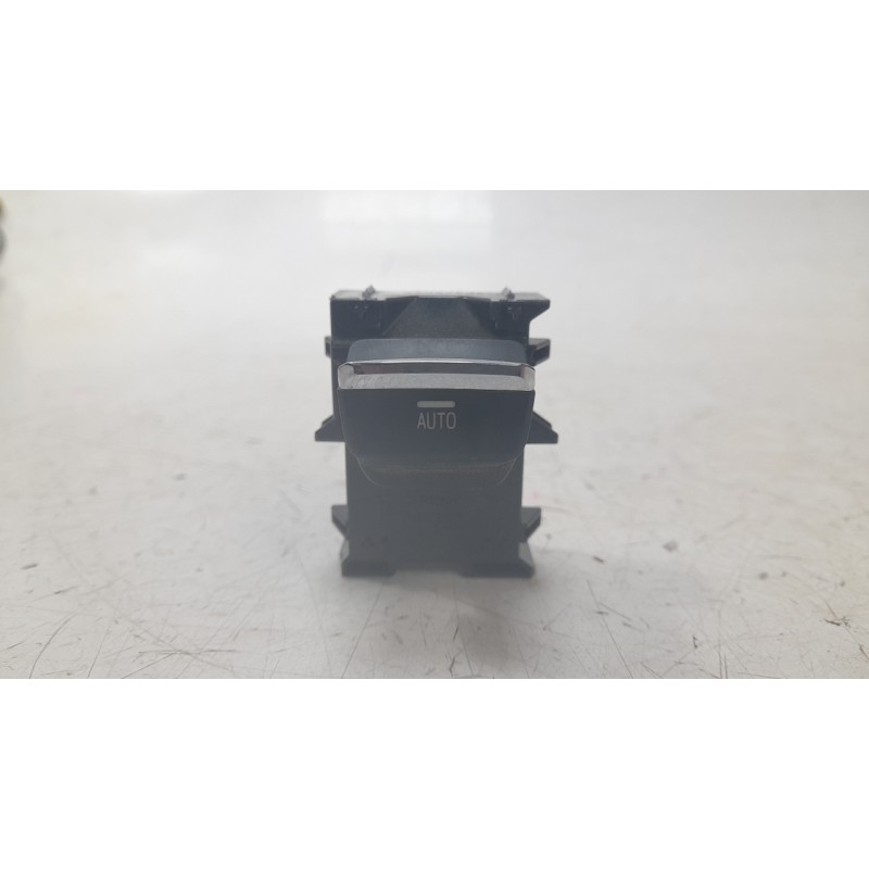 Recambio de mando elevalunas delantero derecho para subaru xv (gt, g24) 2.0 i awd (gt7) referencia OEM IAM 83071FL250  