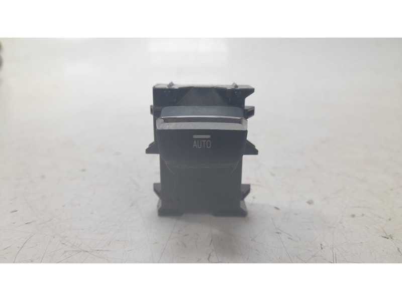 Recambio de mando elevalunas delantero derecho para subaru xv (gt, g24) 2.0 i awd (gt7) referencia OEM IAM 83071FL250  