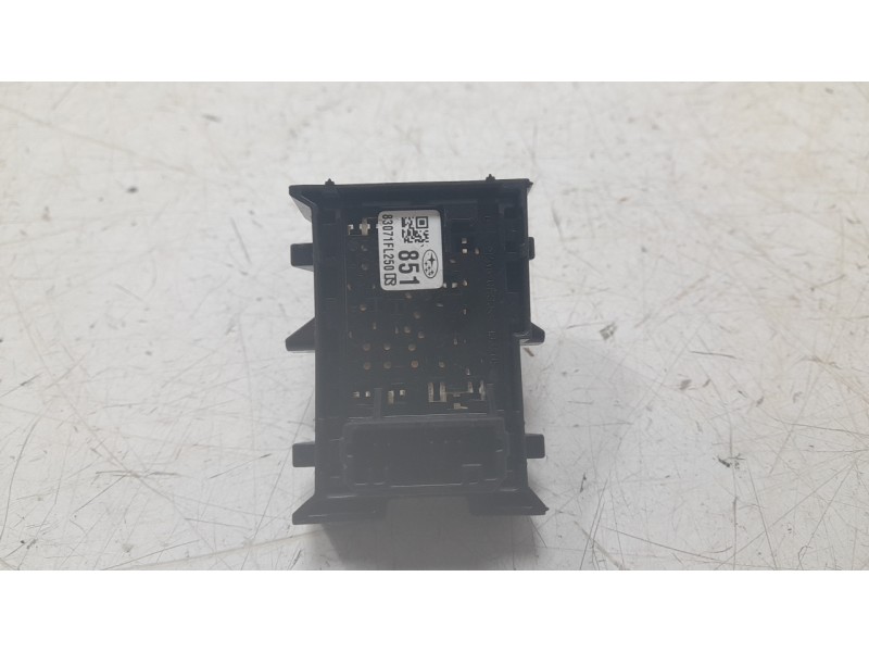 Recambio de mando elevalunas delantero derecho para subaru xv (gt, g24) 2.0 i awd (gt7) referencia OEM IAM 83071FL250  