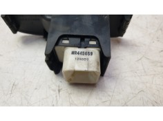 Recambio de mando elevalunas trasero derecho para mitsubishi montero iii (v7_w, v6_w) 3.2 di-d (v68w, v78w) referencia OEM IAM M 2