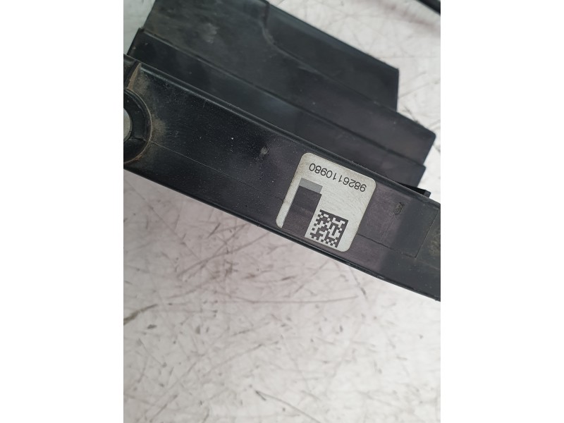 Recambio de cerradura puerta trasera derecha para peugeot 308 ii (lb_, lp_, lw_, lh_, l3_) 1.6 hdi 100 referencia OEM IAM 982611