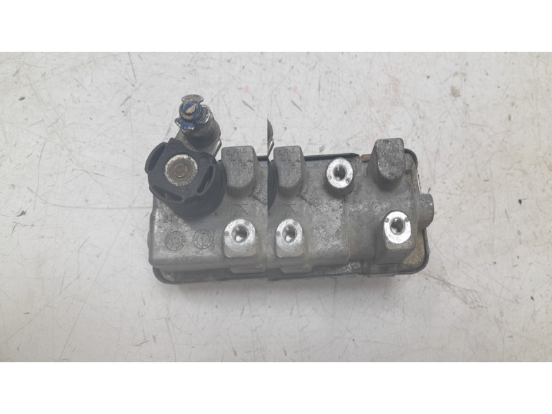 Recambio de motor electrico actuador para porsche cayenne (typ 92aa) s diesel referencia OEM IAM 6NW009550  