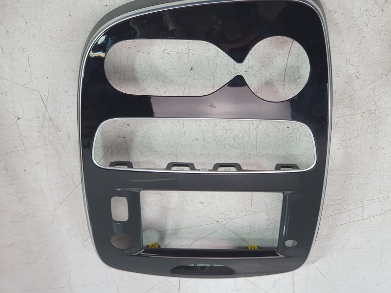 Recambio de moldura para renault clio iv grandtour (kh_) 0.9 tce 90 referencia OEM IAM 682607336R  