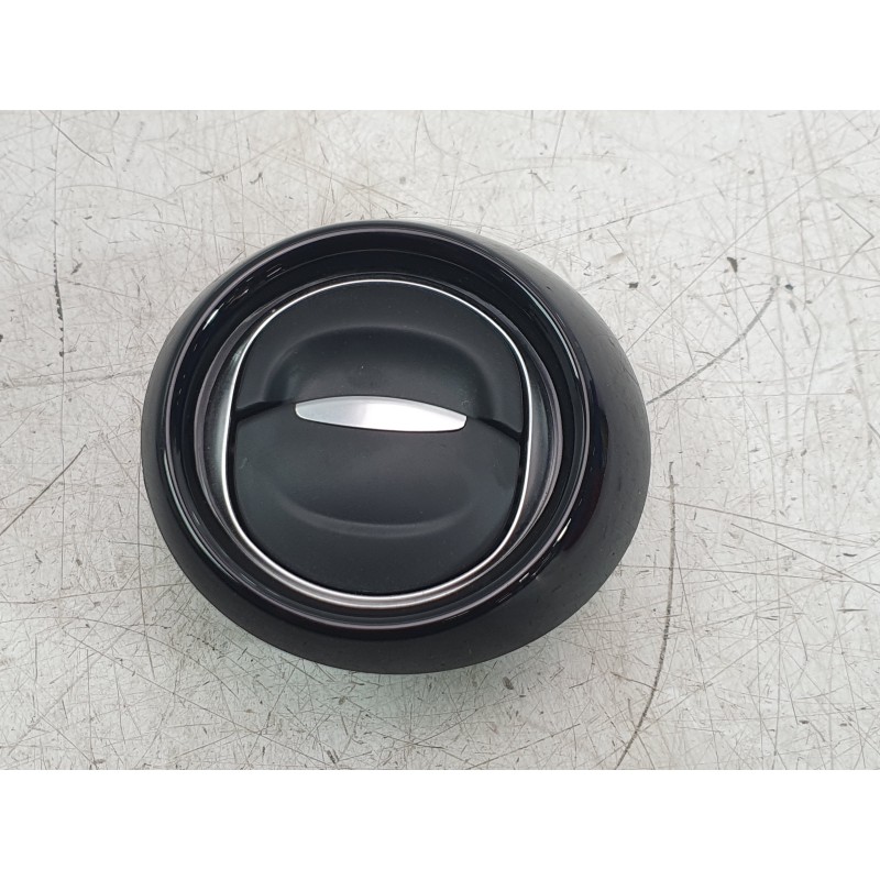 Recambio de aireador izquierdo para renault clio iv grandtour (kh_) 0.9 tce 90 referencia OEM IAM 687608143R  