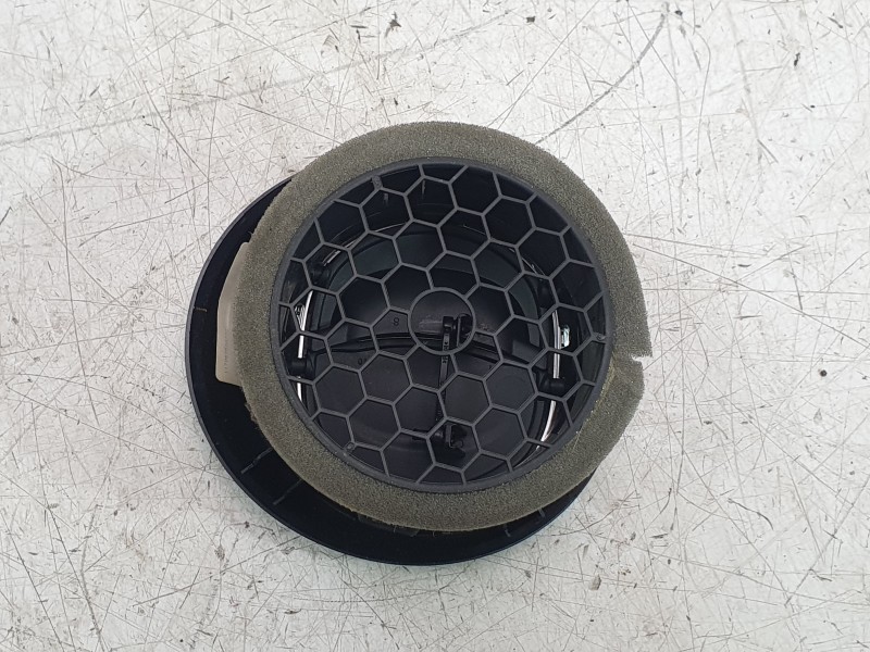 Recambio de aireador izquierdo para renault clio iv grandtour (kh_) 0.9 tce 90 referencia OEM IAM 687608143R  