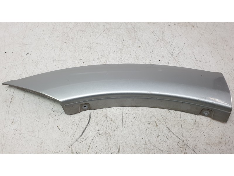 Recambio de aletin trasero derecho para mitsubishi montero iii (v7_w, v6_w) 3.2 di-d (v68w, v78w) referencia OEM IAM MR478750  