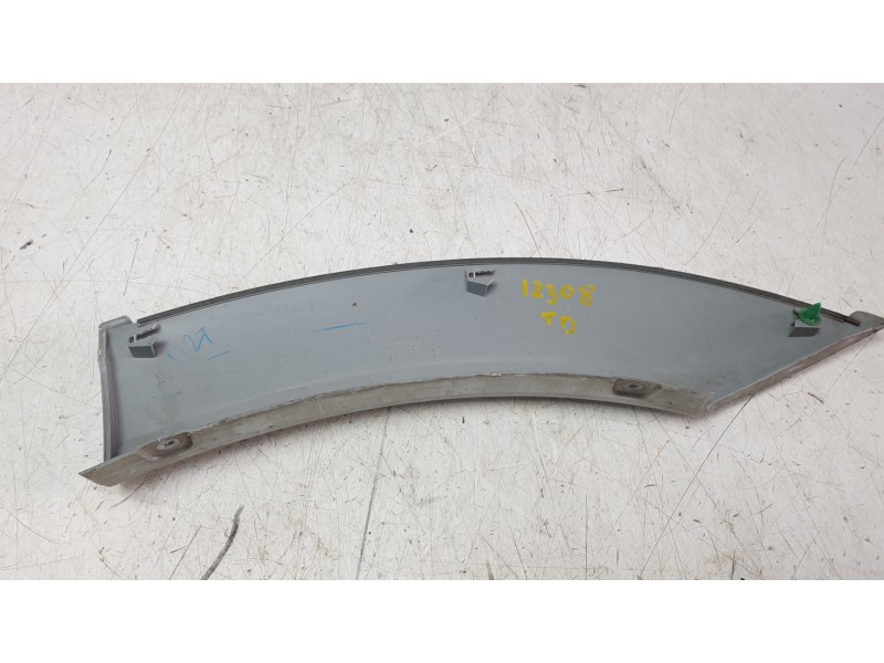 Recambio de aletin trasero derecho para mitsubishi montero iii (v7_w, v6_w) 3.2 di-d (v68w, v78w) referencia OEM IAM MR478750  