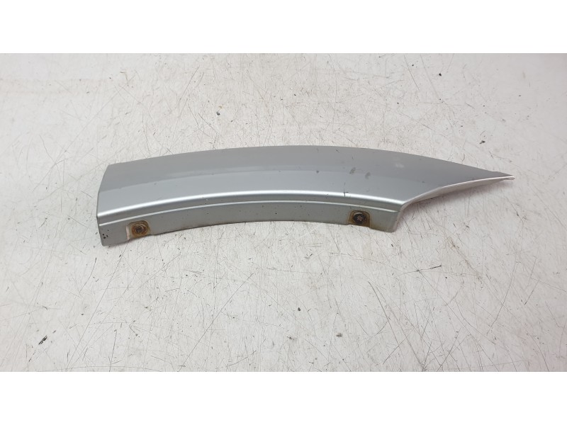 Recambio de aletin trasero izquierdo para mitsubishi montero iii (v7_w, v6_w) 3.2 di-d (v68w, v78w) referencia OEM IAM MR508213 